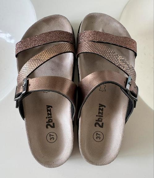 Comfortabele slippers met leren voetbed, maat 37, Kleding | Dames, Schoenen, Zo goed als nieuw, Ophalen of Verzenden