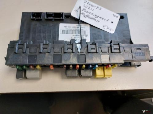 MB W211 zekeringkast in kofferbak '06, Auto-onderdelen, Elektronica en Kabels, Gebruikt, Ophalen of Verzenden