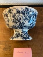 Antieke schaal op voet met bloemdecoratie, Antiek en Kunst, Antiek | Keramiek en Aardewerk, Ophalen of Verzenden