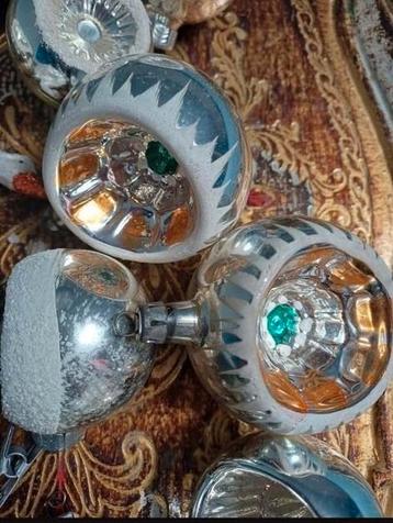 9 oude antieke kerstballen zilver deukballen beschikbaar voor biedingen
