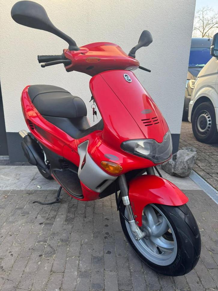 ⭐️Gilera runner 50cc darkdream zeer nette staat brom⭐️, Fietsen en Brommers, Scooters | Piaggio, Zo goed als nieuw, Overige modellen