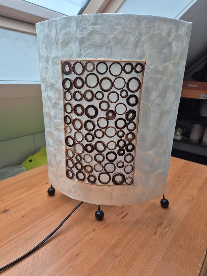Sfeervolle Tafellamp met Decoratief Design, Antiek en Kunst, Antiek | Lampen, Ophalen of Verzenden