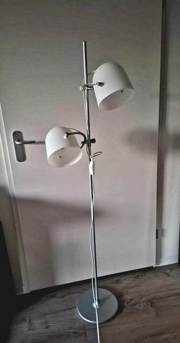 IKEA Vloerlamp Dubbel - Wit & Zilver beschikbaar voor biedingen