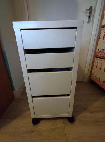 Ikea Micke Ladeblok beschikbaar voor biedingen