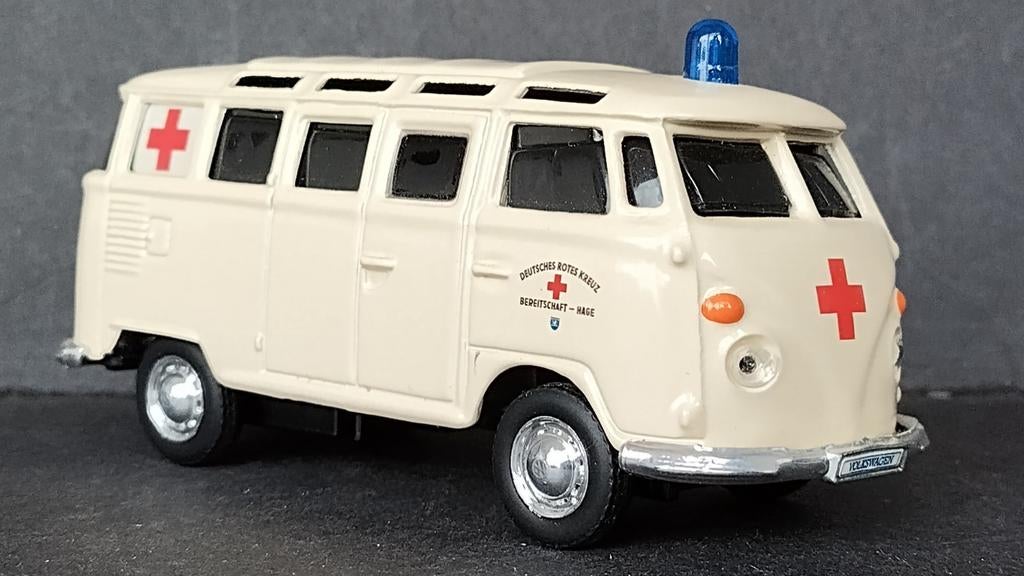 Volkswagen VW Transporter T1 ambulance 1:43 Maisto Pol, Overige merken, Auto, Verzenden, Nieuw