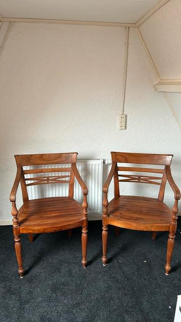 Mooie houten stoelen 2 stuks  beschikbaar voor biedingen