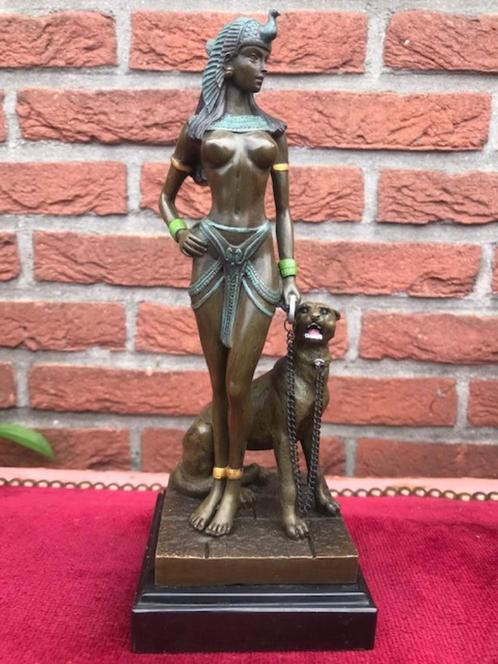 Weens brons: Cleopatra met haar jachtluipaard, Antiek en Kunst, Kunst | Beelden en Houtsnijwerken, Ophalen of Verzenden