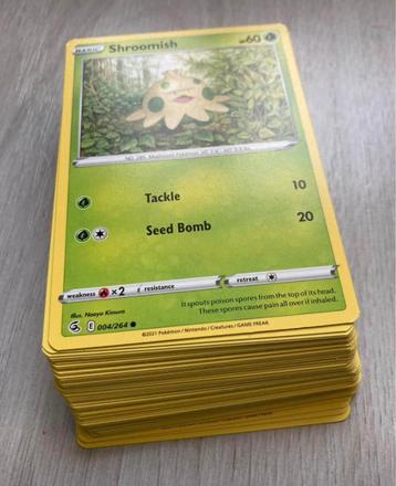Set van 70 verschillende Pokemon kaarten Fusion Strike beschikbaar voor biedingen