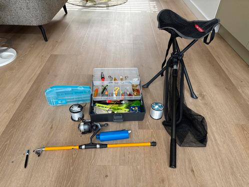 Complete Visset - Werphengel, Net, Stoel & Koffer, Watersport en Boten, Hengelsport | Karpervissen, Zo goed als nieuw, Complete set