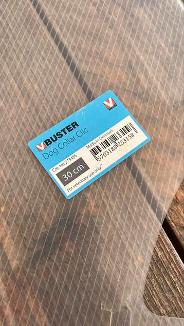 Plastic hondenkraag beschikbaar voor biedingen