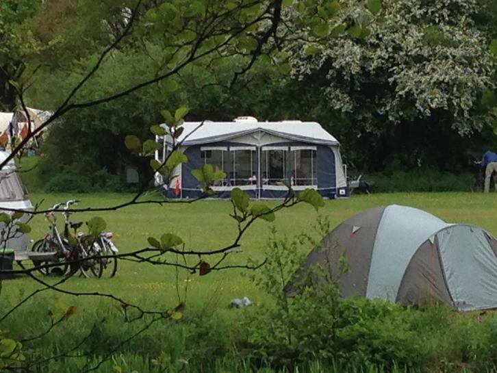Detleffs Beduin Caravan, Caravans en Kamperen, Caravans, Particulier, tot en met 4, 1000 - 1250 kg, Rondzit, Dethleffs, 2 aparte bedden