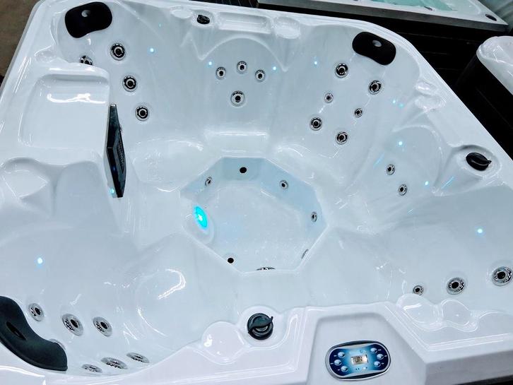 Balboa jacuzzi NIEUWSTAAT incl bezorging&garantie, Tuin en Terras, Bubbelbaden en Hottubs, Filter, Ophalen of Verzenden