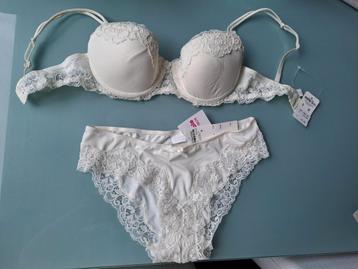 NIEUW Hunkemöller setje 70C beige beschikbaar voor biedingen