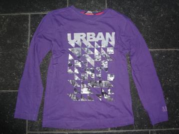 Shirt maat 176 lange mouw, paars met print URBAN erop beschikbaar voor biedingen