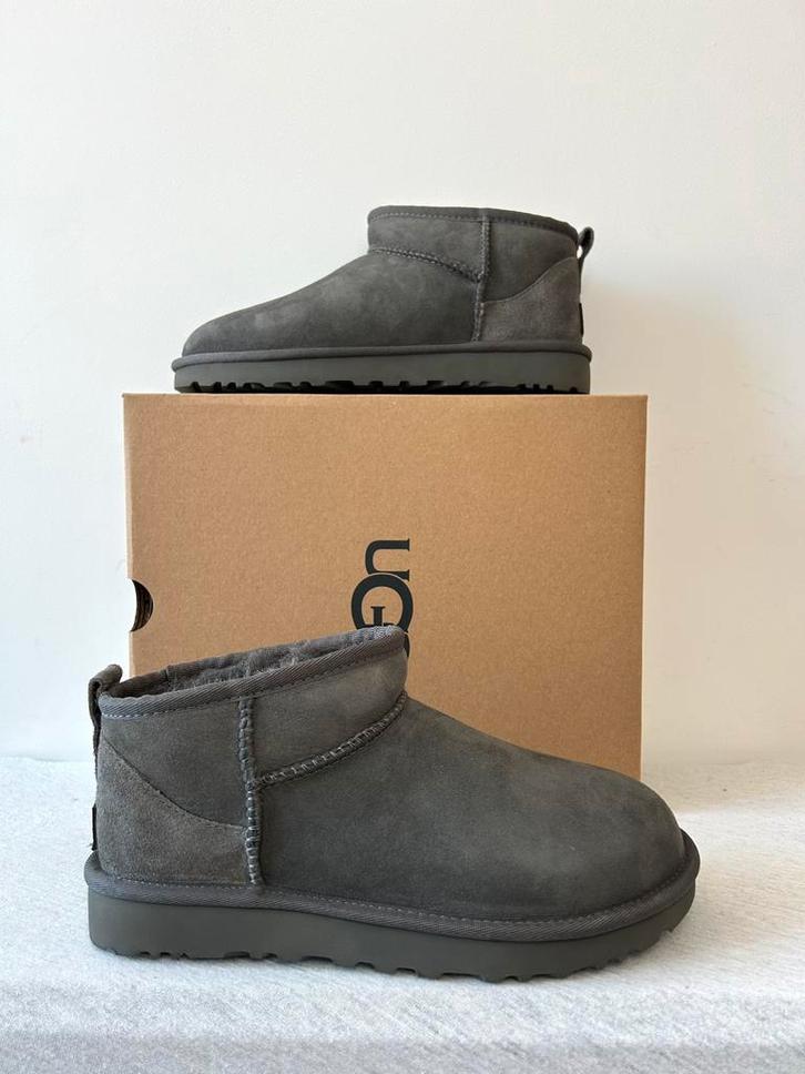 UGG Classic Ultra Mini Boot Grey (EU 38 / 39 / 40), Kleding | Dames, Schoenen, Nieuw, Snowboots, Grijs, Ophalen of Verzenden