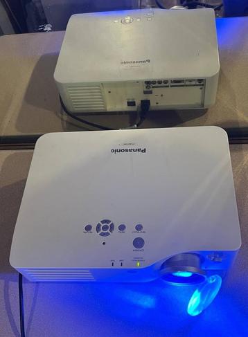 panasonic beamer PT-AX100E met mankementen beschikbaar voor biedingen