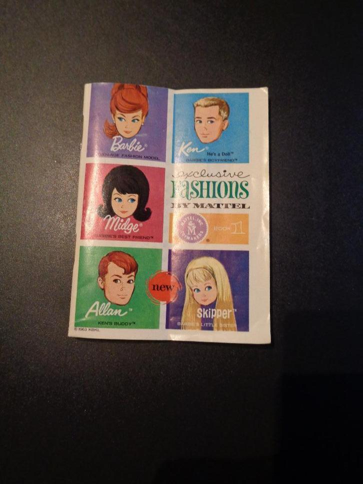 Booklet 1963 Exlusive Fashions by Mattel nr. 1 Barbie Midge, Verzamelen, Poppen, Zo goed als nieuw, Overige typen, Ophalen of Verzenden