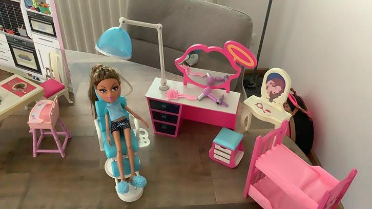 Heel veel Barbie spullen, Kinderen en Baby's, Speelgoed | Poppenhuizen, Gebruikt, Toebehoren, Ophalen