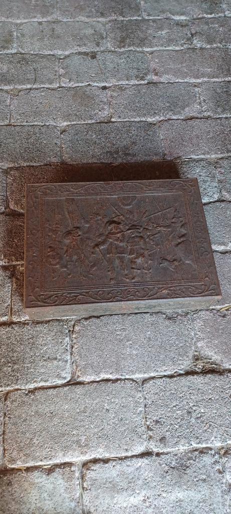 Oude, verroeste trommel met decoratie, Antiek en Kunst, Antiek | Wandborden en Tegels, Ophalen of Verzenden