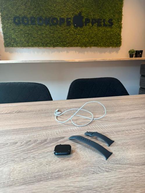 Apple Watch 9 45MM Zwart | 98% batterijcapaciteit, Sieraden, Tassen en Uiterlijk, Smartwatches, Gebruikt, iOS, Conditie, Ophalen