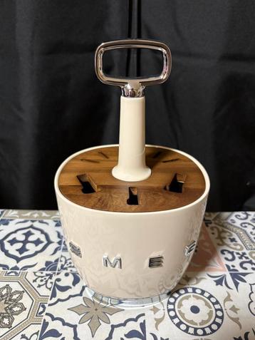 Smeg bestekbouder beschikbaar voor biedingen