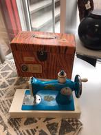 VINTAGE kinder naaimachine, Antiek en Kunst, Antiek | Naaimachines, Ophalen