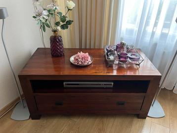 Houten TV Meubel - Robuust & Stijlvol beschikbaar voor biedingen