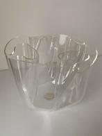 Transparante vintage acryl vaas, Huis en Inrichting, Woonaccessoires | Vazen, Ophalen of Verzenden, Glas, Minder dan 50 cm