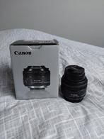 Canon Macrolens ef-s 35mm 1: 2.8 IS STM, Ophalen of Verzenden, Zo goed als nieuw, Macrolens