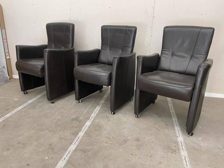 Lederen eetkamer/ vergaderstoel, Huis en Inrichting, Fauteuils, Gebruikt, Leer, 50 tot 75 cm, Minder dan 75 cm, Ophalen