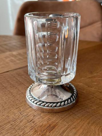 Verzilverde voet glas kristal beschikbaar voor biedingen