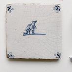 Tegel met kinderspel knikkeren 18e eeuw, Antiek en Kunst, Antiek | Wandborden en Tegels, Ophalen of Verzenden