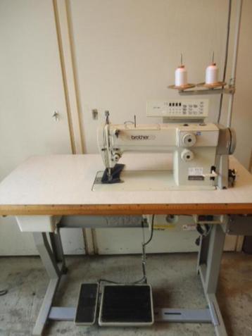 Industrie Naaimachine Brother Dubbeltransport (DB2-B774-703 beschikbaar voor biedingen