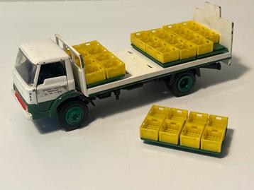 Tekno Ford D-800 Winters v Wees Eindhoven + Heineken kratten beschikbaar voor biedingen
