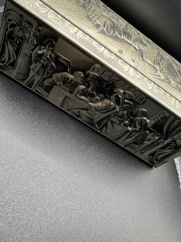 Vintage Teniers Reliëf Koekjesblik België beschikbaar voor biedingen
