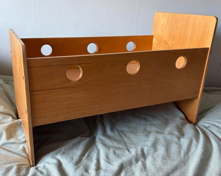 Houten poppenbed ADO, Kinderen en Baby's, Speelgoed | Poppen, Gebruikt, Babypop, Ophalen