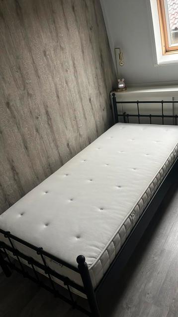 Een persoons bed 90x200 matras IKEA Hyllestad - afbeelding 1
