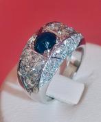 Exclusieve Art deco ring met saffier en diamanten, Ophalen of Verzenden, Goud, Ring, Met edelsteen