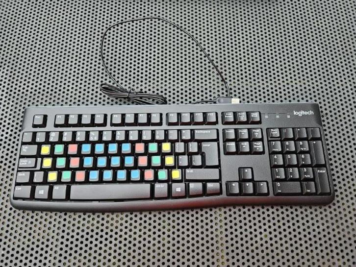 Toetsenbord K120 Corded Keyboard Logitech, Computers en Software, Toetsenborden, Zo goed als nieuw, Qwerty, Bedraad, Ophalen of Verzenden