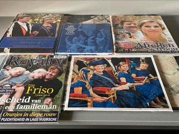 Zeer nette tijdschriften (4x)en 2 boeken van het koningshuis beschikbaar voor biedingen