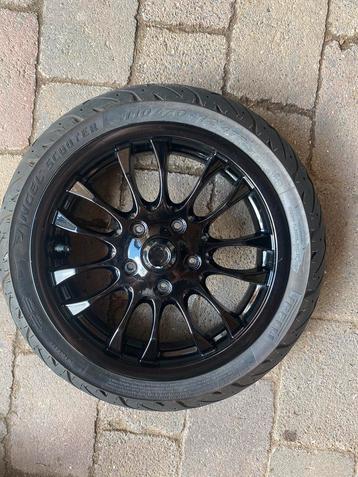 Vespa sprint velg beschikbaar voor biedingen