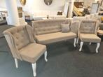 T.k.a. 2 lichtbruine fauteuils en eetkamerbank 140 cm, Ophalen, Drie