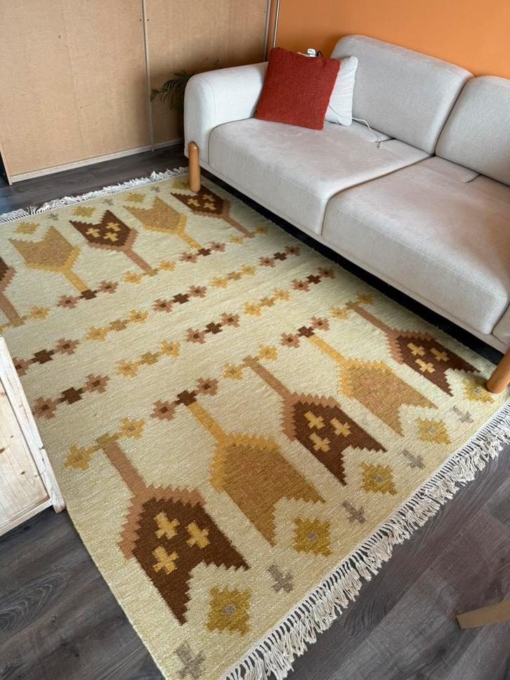 Handgeweven Wol Vloerkleed, Huis en Inrichting, Stoffering | Vloerbedekking, Zo goed als nieuw, Tapijt, minder dan 10 m², Ophalen of Verzenden