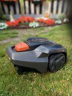 Husqvarna automower 305 robotmaaier, Tuin en Terras, Grasmaaiers, Ophalen, Cirkelmaaier, Minder dan 30 cm, Zo goed als nieuw