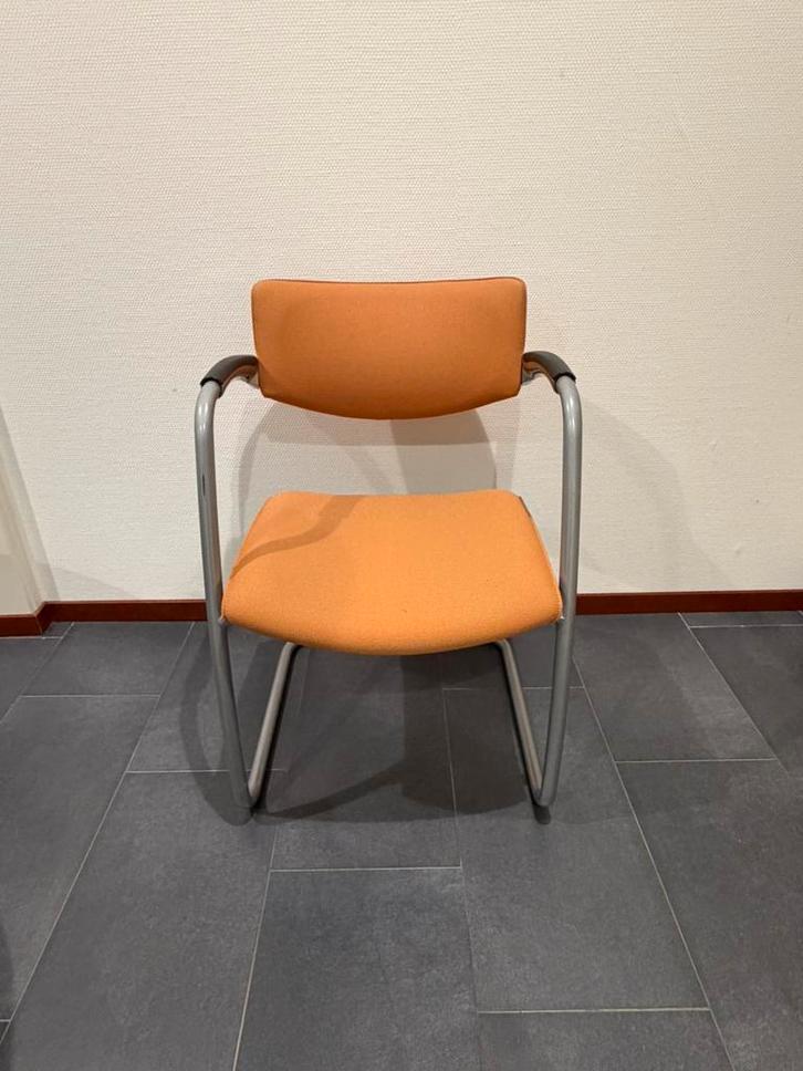 Vier stuks “Marko” vergaderstoel met rug en zitting., Huis en Inrichting, Stoelen, Zo goed als nieuw, Eén, Overige kleuren, Ophalen