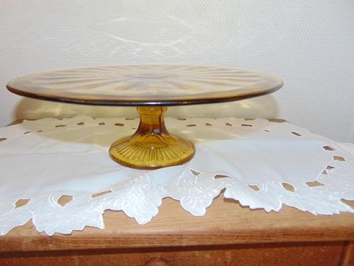 Vintage taartschotel op voet, Huis en Inrichting, Keuken | Servies, Gebruikt, Schaal of Schalen, Overige stijlen, Glas, Ophalen of Verzenden