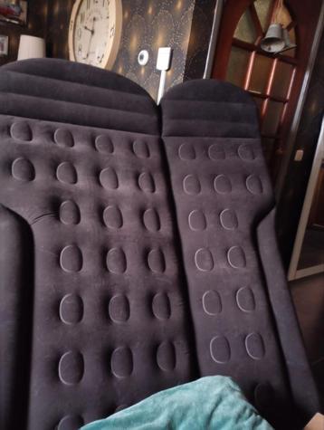 Auto Matras/Luchtbed + Pomp & Kussens  beschikbaar voor biedingen