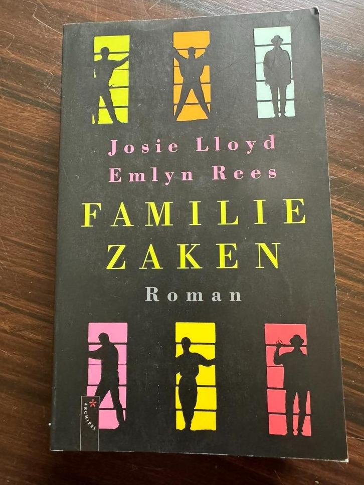 Familiezaken (Emlyn Rees), Boeken, Romans, Zo goed als nieuw, Ophalen of Verzenden