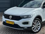 Volkswagen T-Roc 1.5 TSI Sport VIRTUAL/PANO/NAVI, 4 cilinders, 150 pk, Leder en Stof, Wit