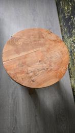 hout bijzet tafeltje, Huis en Inrichting, Tafels | Bijzettafels, Ophalen, Minder dan 55 cm, Gebruikt, Rond
